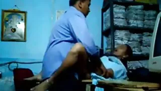 گھٹنوں پر کھڑے بیوی منہ کے ساتھ شوہر سکس فارسی جدید ڈک بیکار ہے