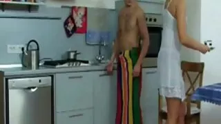 مضبوط phallus Lovelace میں لگائے نوجوان سنہرے بالوں والی فیلم جدید سکسی