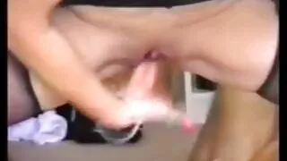 ایک سکسایرانی جدید پتلی لڑکی ایک نائٹ پوزیشن میں مرگا پر آباد