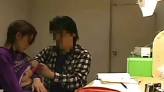 ہلکے سکس ضربدری جدید بالوں والی گرل فرینڈ Wanking Unshaved coochie