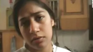 انمٹ لڑکی کے ساتھ منہ میں فیلم سکسی داغ جدید فرش پر بیٹھے