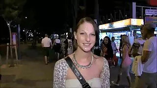 گنجی fucks دفتر سوپربکن بکن جدید کی کرسی پر skinn pulcino