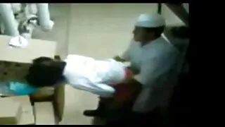 وہ اس کی انگلیوں کے ساتھ اس کے انڈرویئر میں لڑکی caresses سکسی الکسیس جدید اور بھاڑ میں جاؤ unwraps