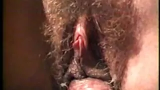 اس نے فیلم جدید سکسی لڑکی کو پھول دیے اور بلی میں گڑبڑ کی ۔