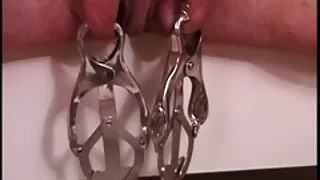 عاجز فیلم شهوتی جدید لڑکی کے ساتھ شیشے بیکار جنسی عضو