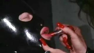 ایک اور مرد کے مال کی طرف سے بہکایا مسکراہٹ لڑکی سکس لز جدید